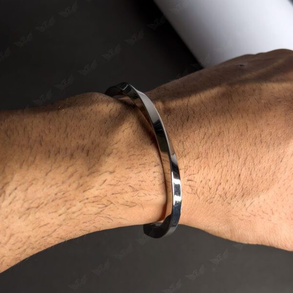 بنگل مردانه مدل پیچ خورده ( در 3 رنگبندی )