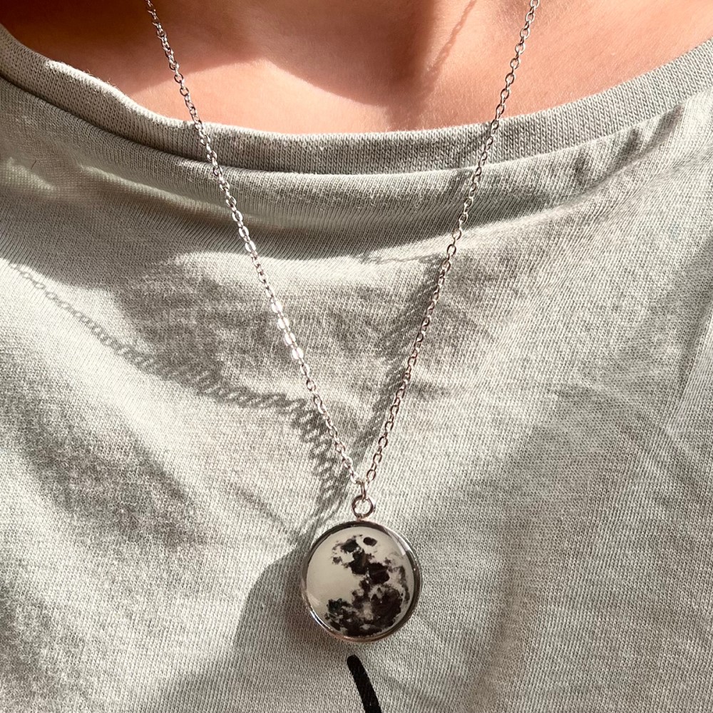 گردنبند ماه شب تاب